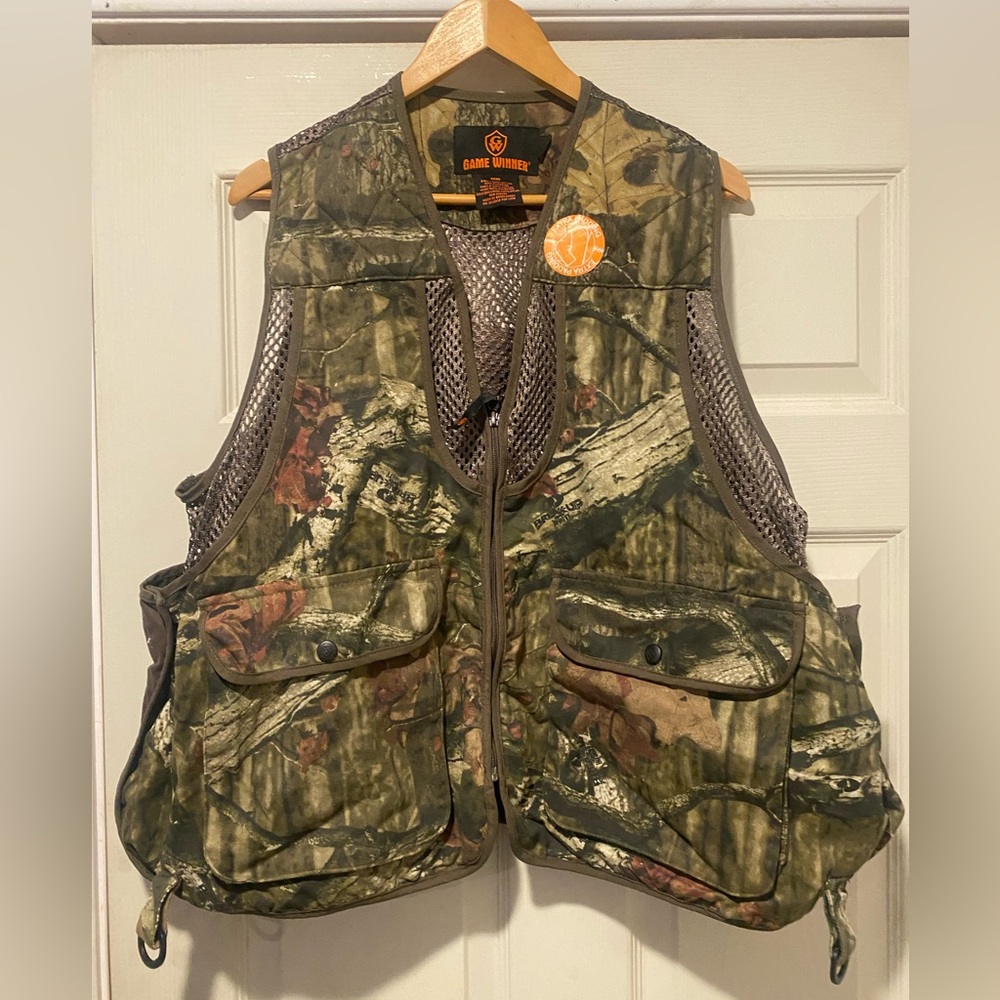 Game Winner Vest Men's Camo Mossy Oak Hunting Sportswear Outdoors. Size XL/XXL